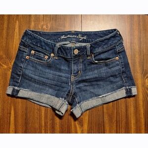 American Eagle Cuffed Denim Shorts. Sz 4